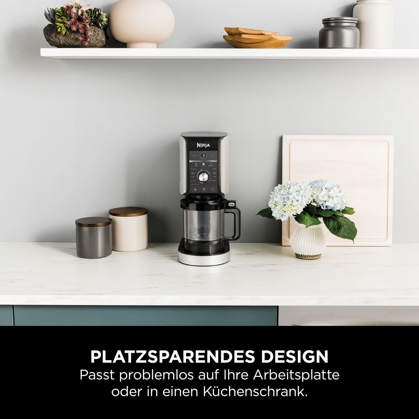 Ninja CREAMi Deluxe Eis-und Eisgetränkmaschine mit 3 Bechern, 10 Funktionen, macht Eiscreme, Gelato, Sorbet, Frozen Yoghurt, Milchshakes, Slushi & mehr, 2-in-1 Geschmacksoption, Silber, NC501EU