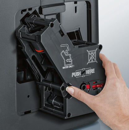 SIEMENS Kaffeevollautomat EQ6 plus s300 TE653501DE, für viele Kaffeespezialitäten, Milch-Aufschäumdüse, Keramikmahlwerk, Doppeltassenfunktion, Antikalk, automatische Dampfreinigung, 1500 W, silber