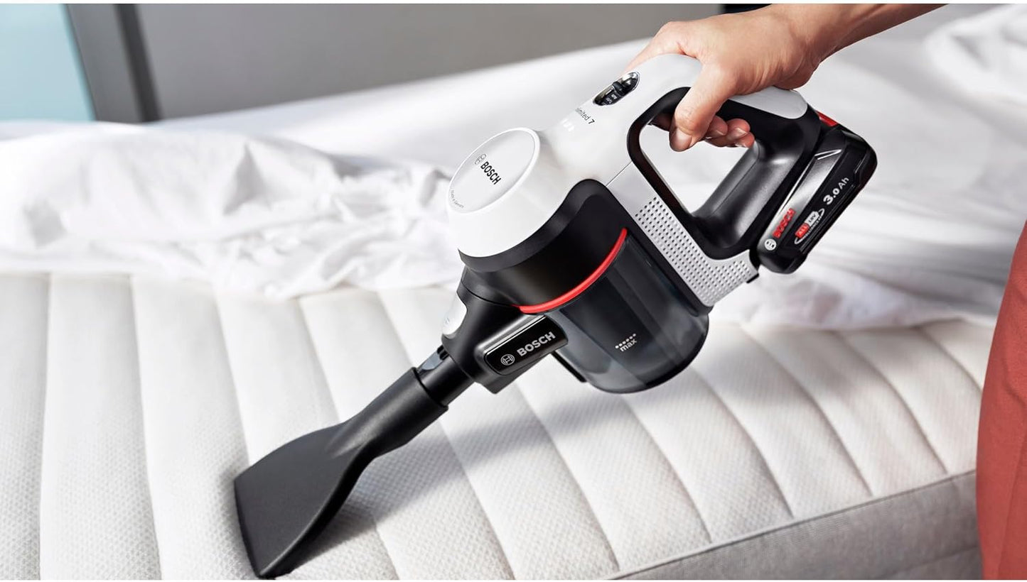 Bosch Akku-Staubsauger Unlimited 7 BSS711W, kabelloser Handstaubsauger, beutellos, Wechselakku, Knickrohr, Hygiene-Filter, 10 Jahre Motorgarantie, XXL-Polsterdüse, LED-Beleuchtung, Turbostufe, weiß