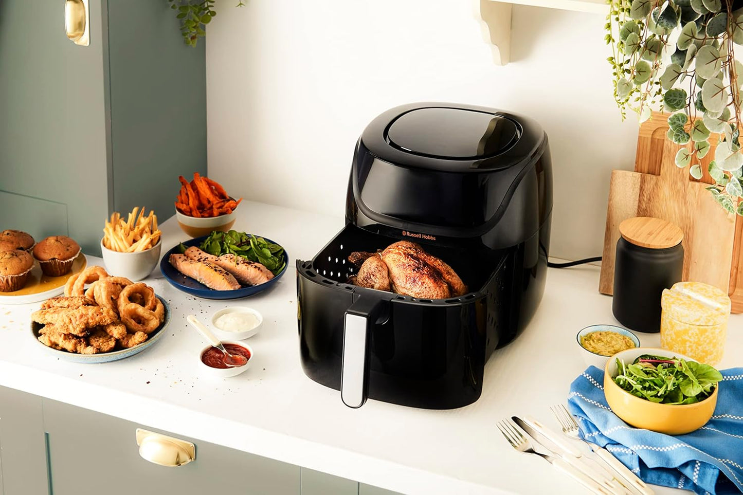 Russell Hobbs Heißluftfritteuse XXL 8L Rapid AirFryer [kompaktes Gehäuse,7 Kochfunktionen,10 Programme] SatisFry (spülmaschinenfest, max 220°C, Fritteuse ohne Öl, Grillen, Backen, Braten) 27170-56